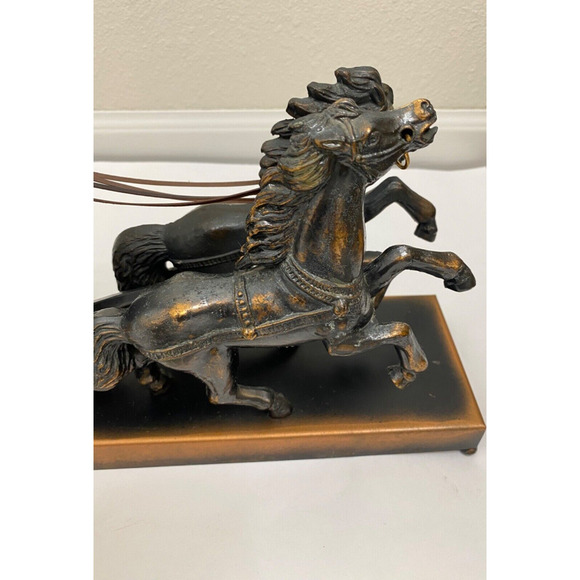 Vintage Roman Empire Gladiator Horse Drawn Chariot Mantel Desk Clock - Picture 15 of 16
